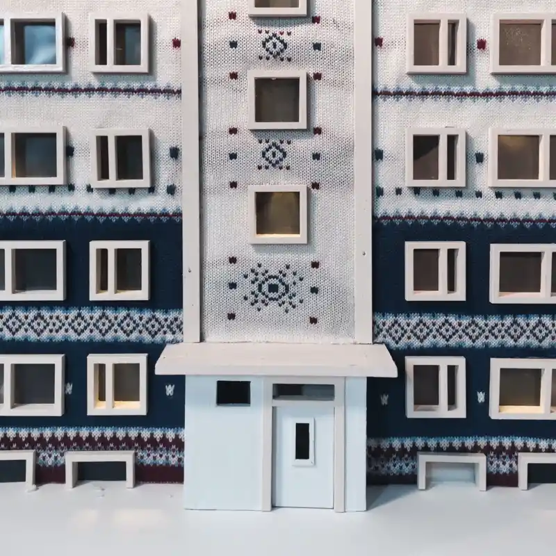 Veronika Persché / knitted house for animation about thermal insulation commissioned by Kris Hofmann