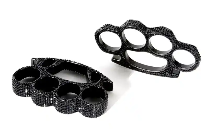 „Swarovski Brass Knuckles“