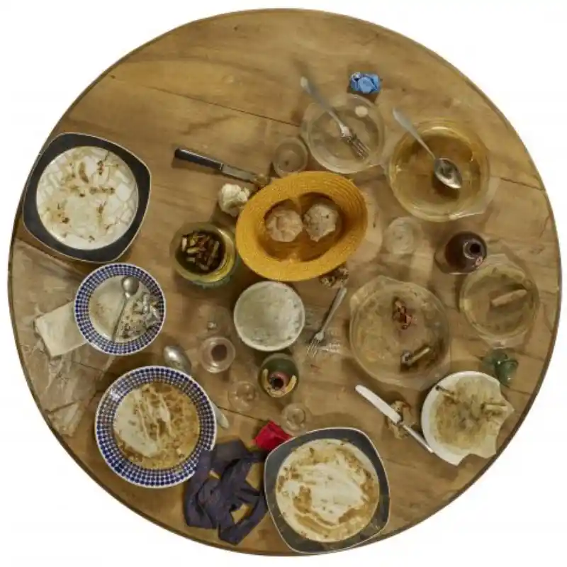 Restaurant de la City Galerie, 1965 Assemblage auf Holz, Ø 115 × 20 cm Bischofberger Collection, Männedorf-Zurich, Schweiz.